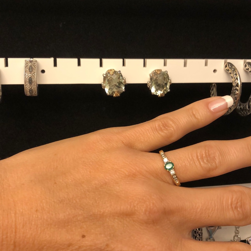 14 kt gold natural emerald and diamond ring. - Picture 4 of 16